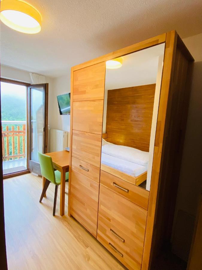 Hotel Garni Enzian Дамулс Екстериор снимка