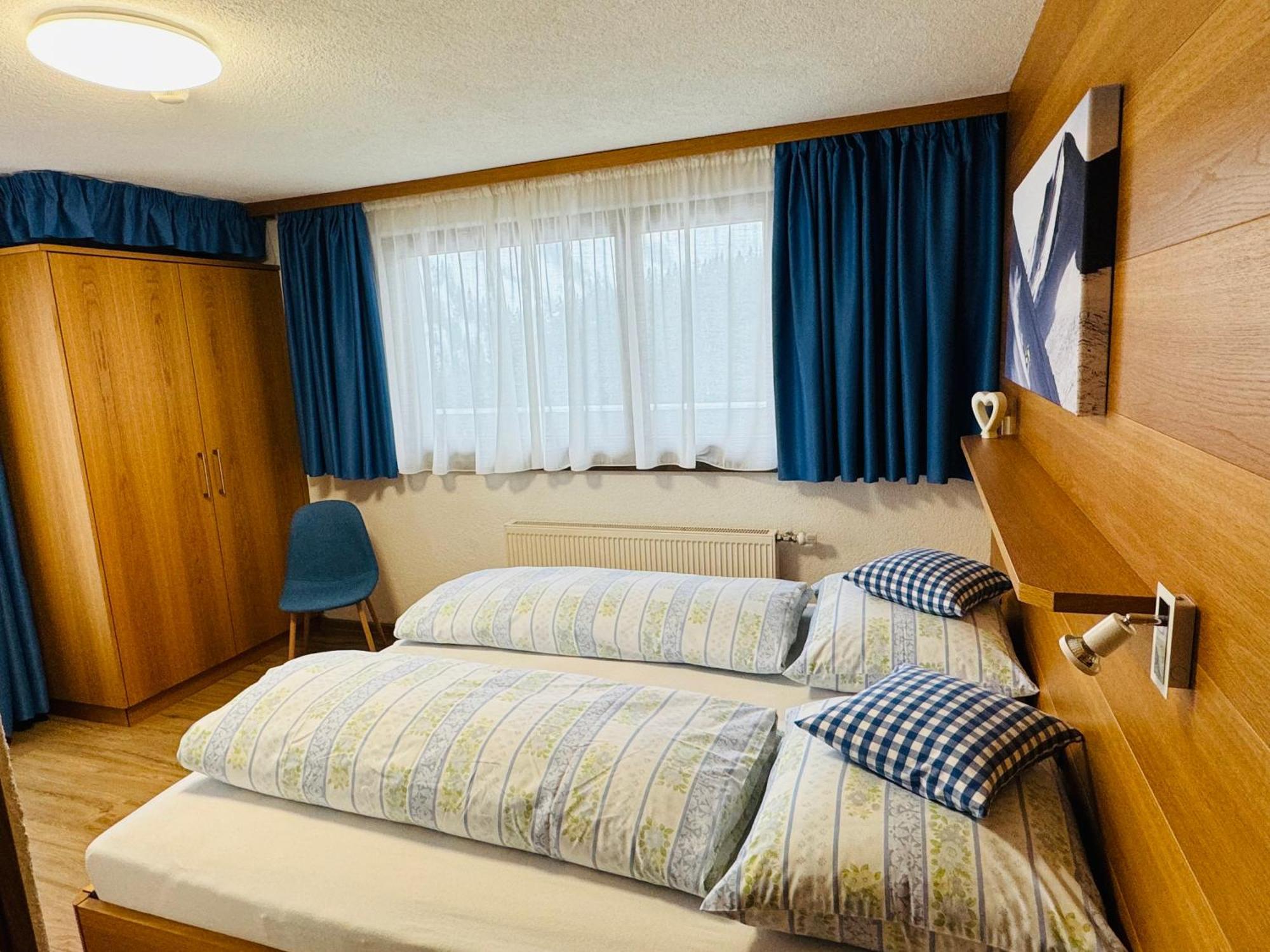 Hotel Garni Enzian Дамулс Екстериор снимка