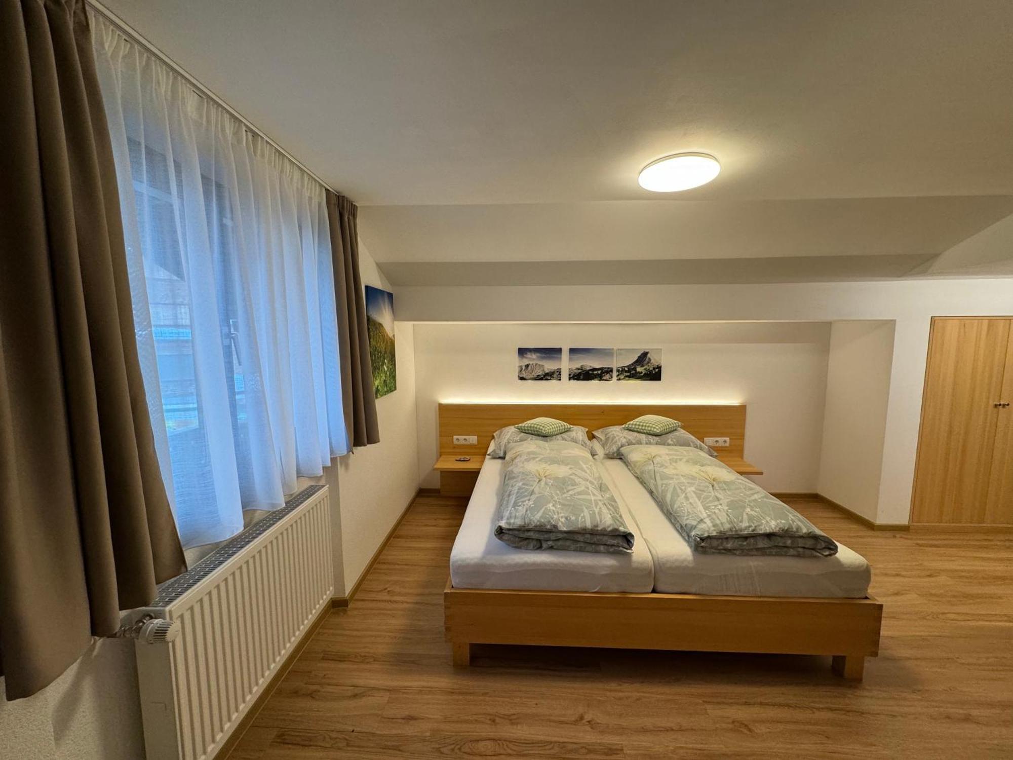 Hotel Garni Enzian Дамулс Екстериор снимка