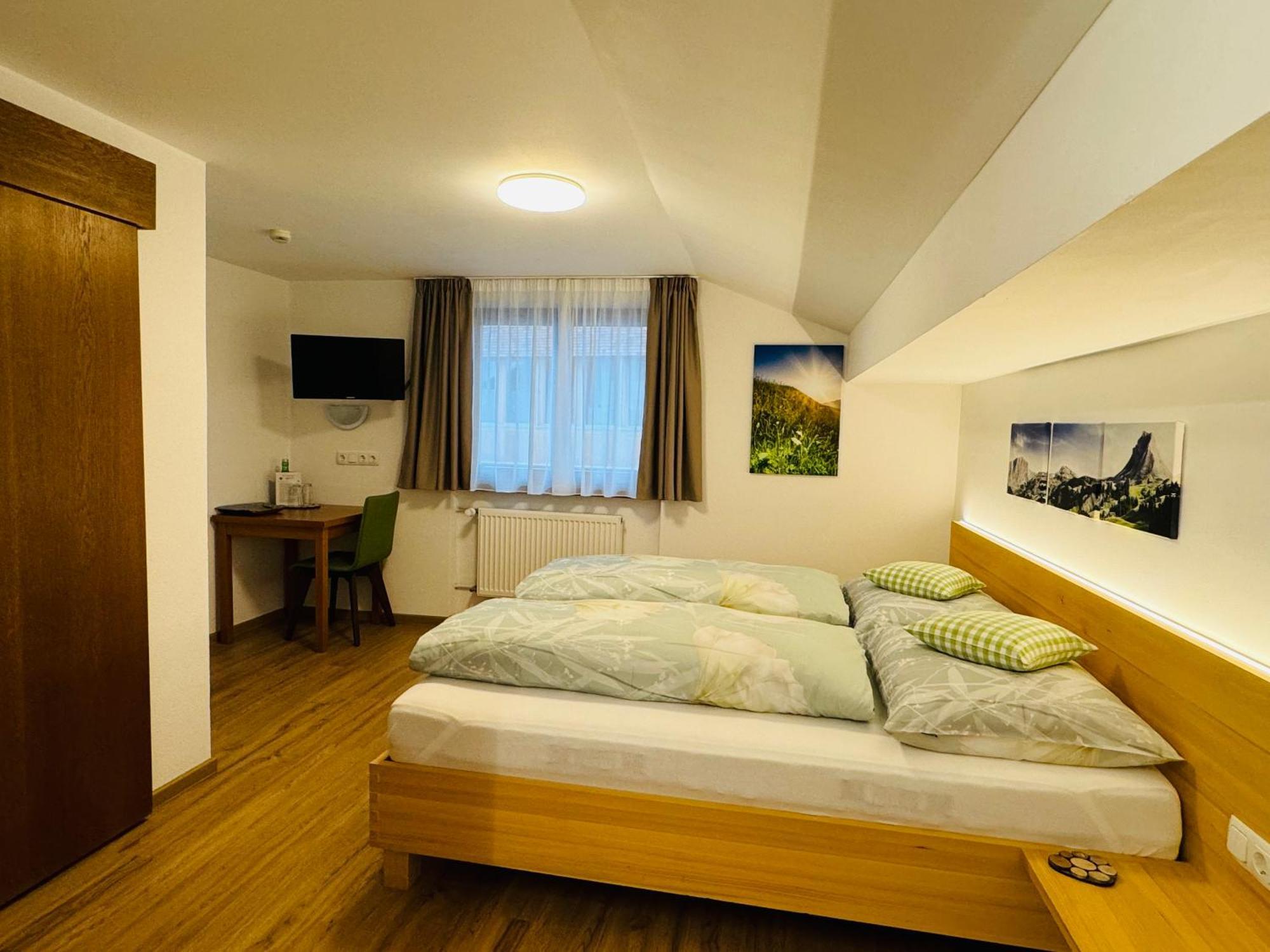 Hotel Garni Enzian Дамулс Екстериор снимка