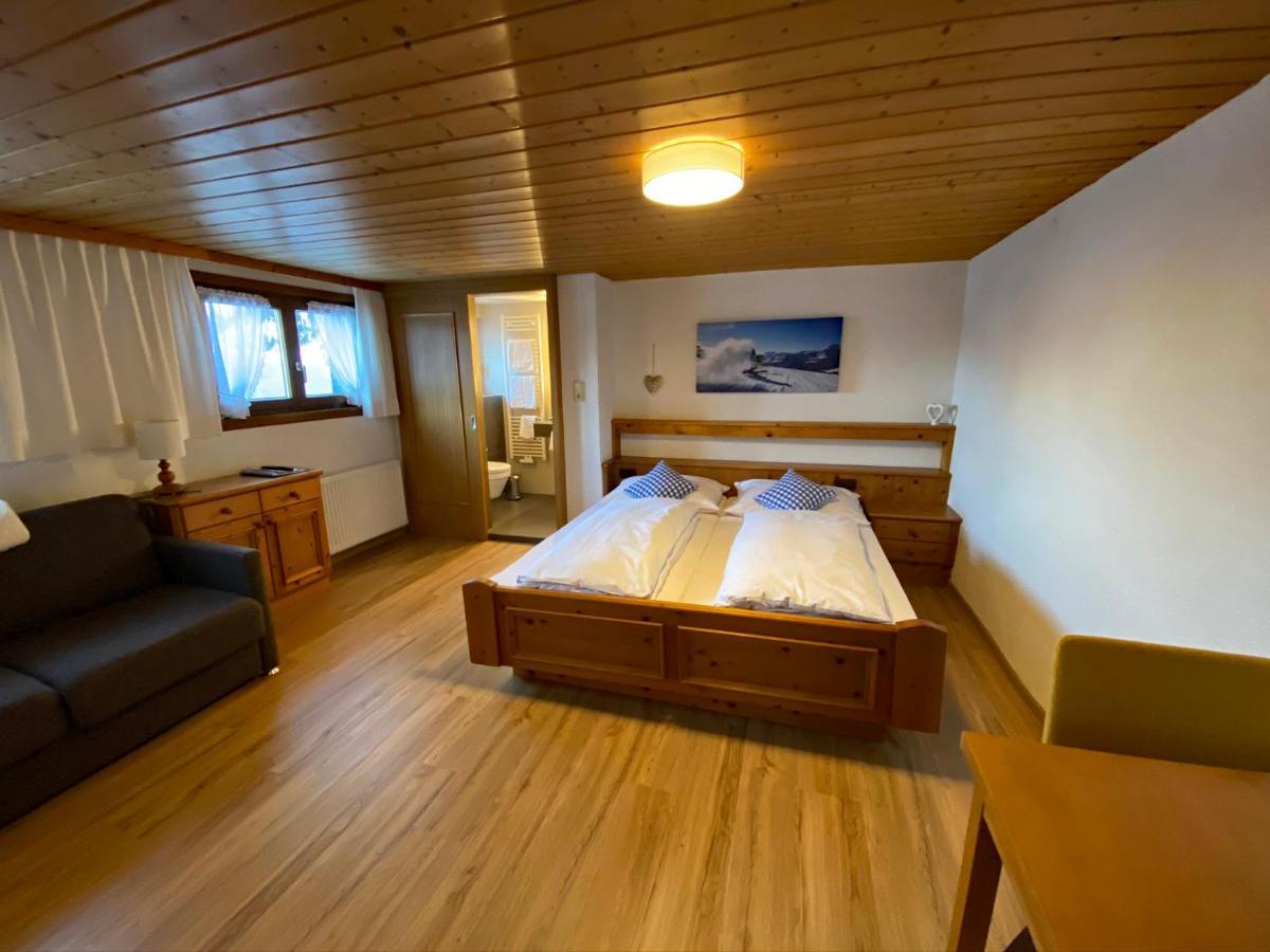 Hotel Garni Enzian Дамулс Екстериор снимка